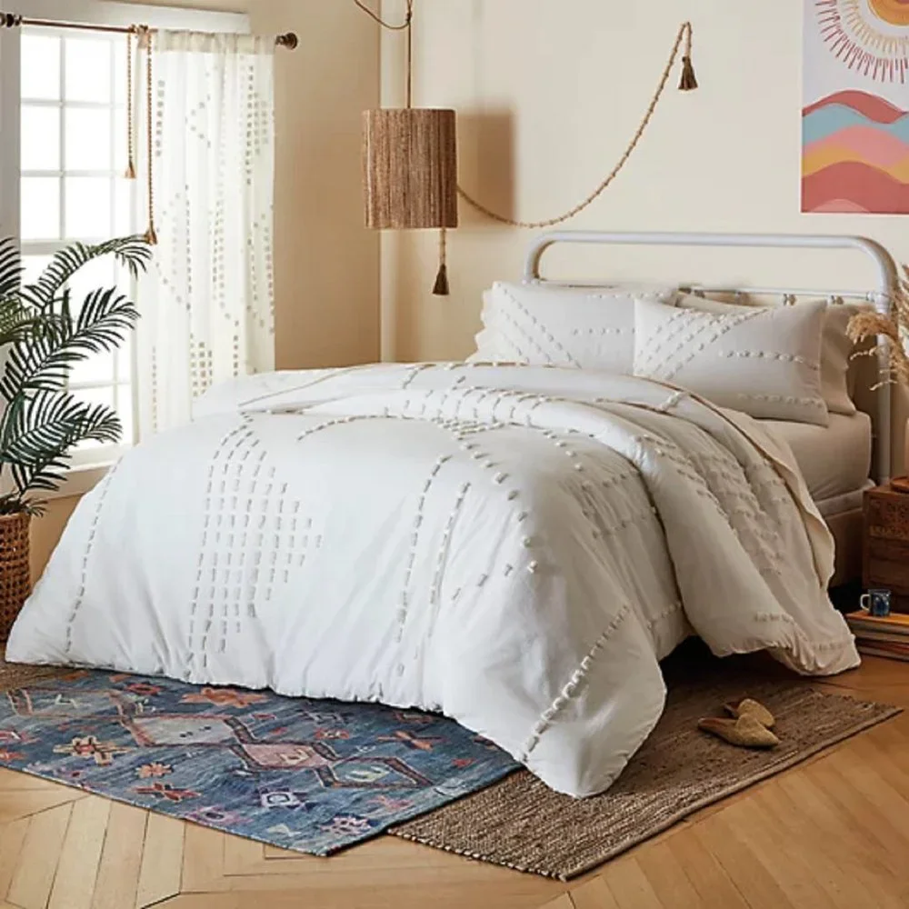 new 3-pc QUEEN Wild Sage Michaela Tufted Triangles Duvet Cover Set BRIGHT WHITE